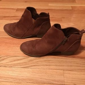 Arizona Memory Foam Ankle boots